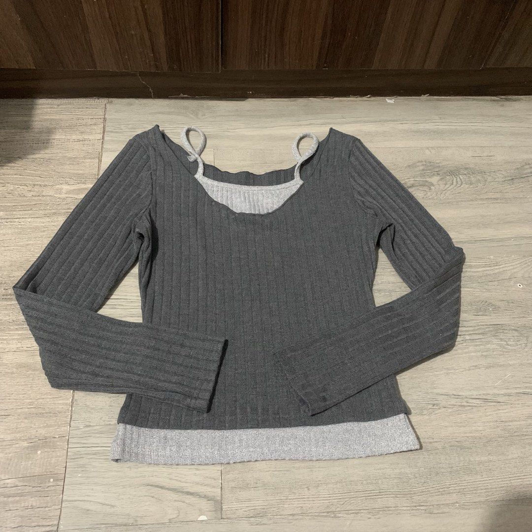 y2k longsleeve in gray (Category: Longsleeves) located in Manila. Submitted by hersheysdeclutterz (Listing ID 1445959916, Image 1). Description: never been used.
