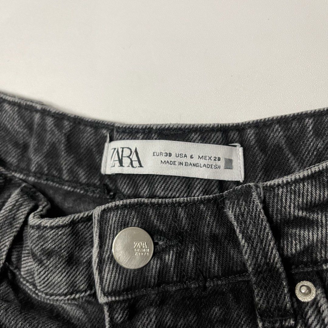 Zara Black Denim Tattered Shorts (Authentic) (Category: Shorts) located in General Trias. Submitted by 1992thelabel (Listing ID 1445893186, Image 1). Description: - Zara black denim shorts - High-waisted style - Frayed hem detail - Classic five-pocket design - Made in Bangladesh - Ideal for casual outfits.