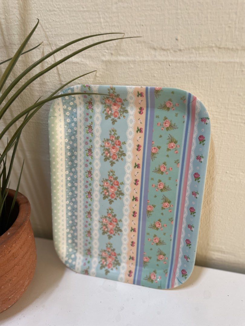 2 pretty trays493421424312340487