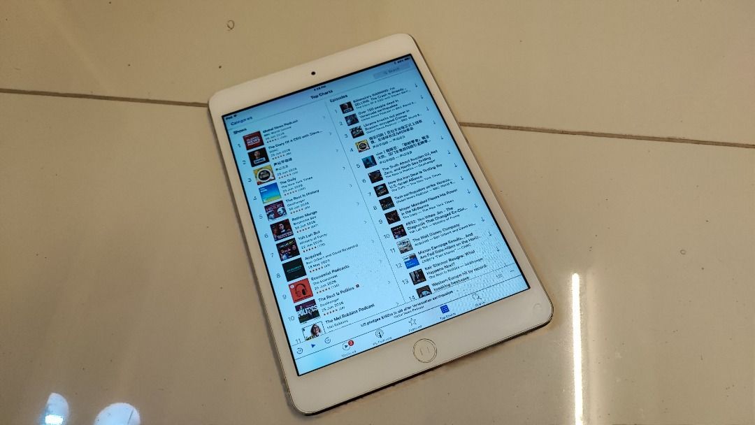 (Category: iPad) located in Singapore. Submitted by zy0822 (Listing ID 1446050333, Image 3). Description: Apple Ipad mini 16GB $55 Spec - WiFi version - 16 GB - IOS 9.3.5 - 1st Gen ipad mini - Battery health 89% - Old Version IOS ,many app no support anymore. - Some app no more support or using web version only. - Lite game for kid,Photo Gallery,Ebook.... ✅youtube kid Web version ✅youtube Web version ✅ PDF E-Book ✅ Pod Cast ❌Youtube kid App ❌Yout