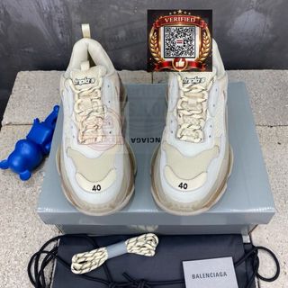 (Category: ) located in . Submitted by shoes.locker (Listing ID 1446139860, Image 1). Description: .