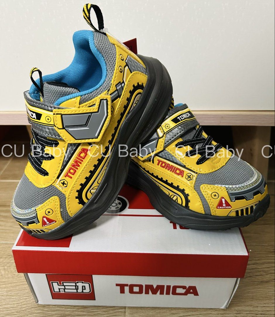 🇯🇵日本直送🇯🇵 Tomica 運動鞋 （分類：嬰兒及小童流行時尚）位於 Hong Kong。 由 cubabyy 提交（商品編號 1446083199，圖片 2）。簡介： 🇯🇵日本直送🇯🇵 Tomica 運動鞋 ✨款式✨ 白色/黃色 ✨Size✨ 内長： 15 / 16 / 17 / 18 / 19 cm 📦 順豐到付 ✈️ 約2-3星期到貨 ✨本店貨品均由日本/韓國進口-100%✨ 。