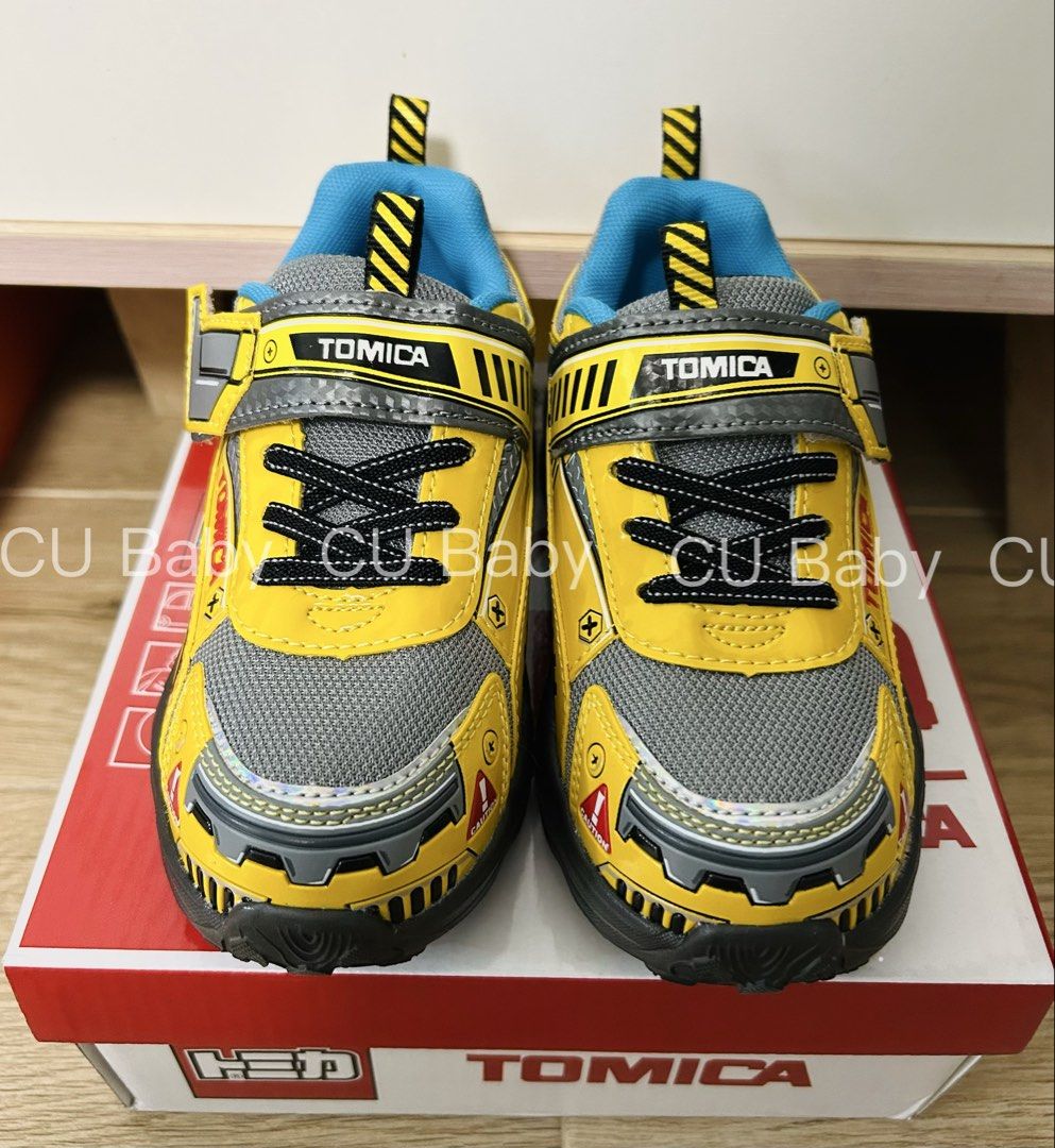 🇯🇵日本直送🇯🇵 Tomica 運動鞋 （分類：嬰兒及小童流行時尚）位於 Hong Kong。 由 cubabyy 提交（商品編號 1446083199，圖片 3）。簡介： 🇯🇵日本直送🇯🇵 Tomica 運動鞋 ✨款式✨ 白色/黃色 ✨Size✨ 内長： 15 / 16 / 17 / 18 / 19 cm 📦 順豐到付 ✈️ 約2-3星期到貨 ✨本店貨品均由日本/韓國進口-100%✨ 。
