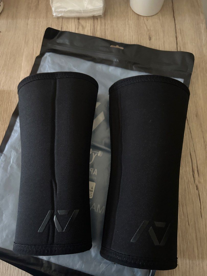 A7 stiff knee sleeves - Large (Category: Sports & Fitness Nutrition) located in Mandaluyong City. Submitted by katsandkisses (Listing ID 1446002088, Image 3). Description: A7 stiff knee sleeves Used No issues Not used often MOP: Gcash .
