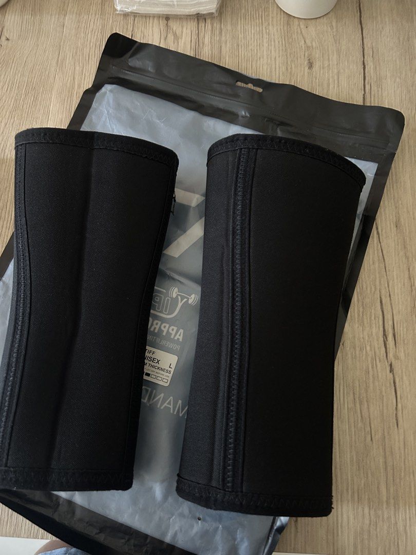 A7 stiff knee sleeves - Large (Category: Sports & Fitness Nutrition) located in Mandaluyong City. Submitted by katsandkisses (Listing ID 1446002088, Image 2). Description: A7 stiff knee sleeves Used No issues Not used often MOP: Gcash .