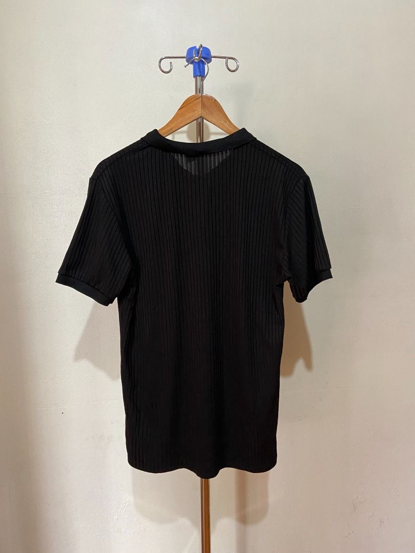 [Achsawake] Black Ribbed Polo Shirt (Category: Tshirts & Polo Shirts ) located in Quezon City. Submitted by thedeclutterer_ (Listing ID 1446072968, Image 3). Description: Description: - No flaws - Used once only - Excellent condition (will iron the clothes and provide proof) Dimensions: Shoulder Width - 43.5 cm / 17 in Length - 69 cm / 27 in Shipping Options: Delivery through courier service (J&T, LBC, Flash Express) Payment Options: GCash, BPI B