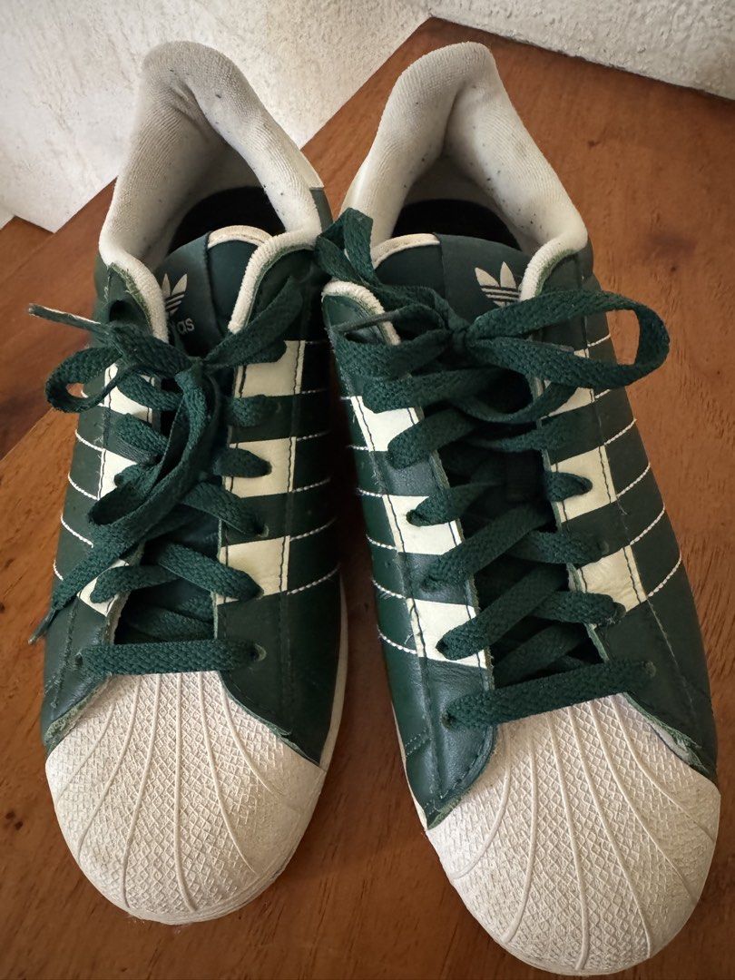 Adidas Superstar Sneakers Green White Shell Toe (Category: Sneakers) located in Muntinlupa City. Submitted by tinry (Listing ID 1445995989, Image 1). Description: .