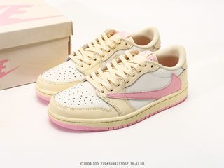 (Category: ) located in . Submitted by outlet_sneakers_shop (Listing ID 1445999287, Image 1). Description: .