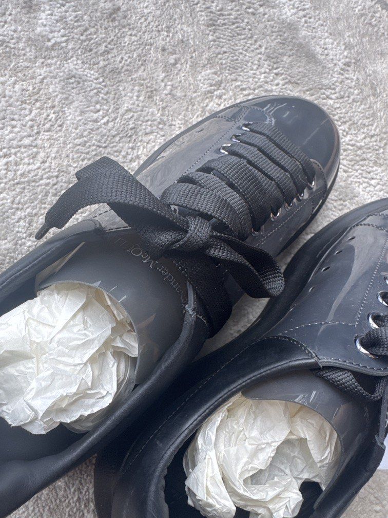Alexander McQueen Sneakers (Category: Sneakers & Footwear) located in Makati City. Submitted by quickbuysx (Listing ID 1446008744, Image 3). Description: Alexander McQueen Black Transparent Sneakers Never-worn. Never-used Gift from FarFetch. black perforated detailing padded ankle Silver-tone logo lettering platform sole Made in Italy Composition Lining: Calf Leather 100% Sole: Rubber 100%.