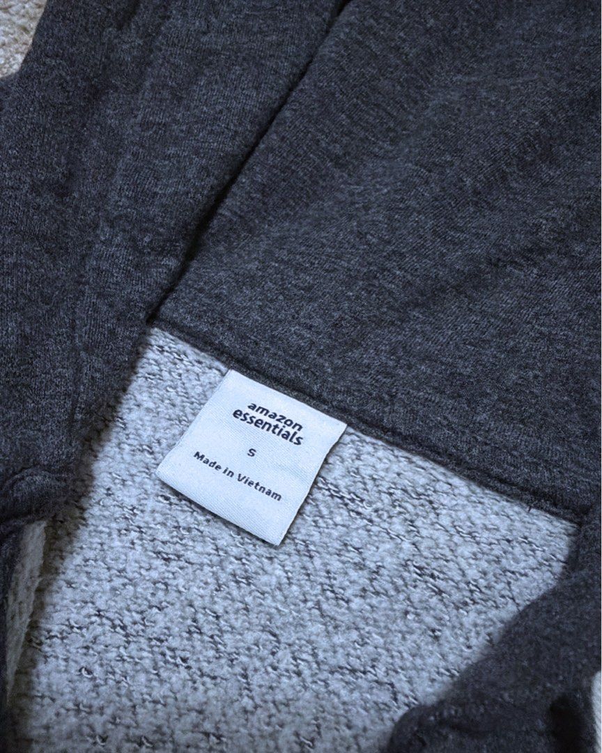 0005 - AMAZON ESSENTIALS Hoody Jacket (Category: Coats, Jackets and Outerwear) located in Silang. Submitted by ctb.ph (Listing ID 1446133580, Image 3). Description: 🏷️BRAND: Amazon Essentials (Authentic) 🎨COLOR: Charcoal Gray 📐SIZE & FIT: Small (S) W - 18 Inch L - 22Inch 💎 CONDITION: Excellent, pre-loved condition. No noticeable stains or tears. The main front zipper and pocket compartments are fully functional. The white drawstrings show lig