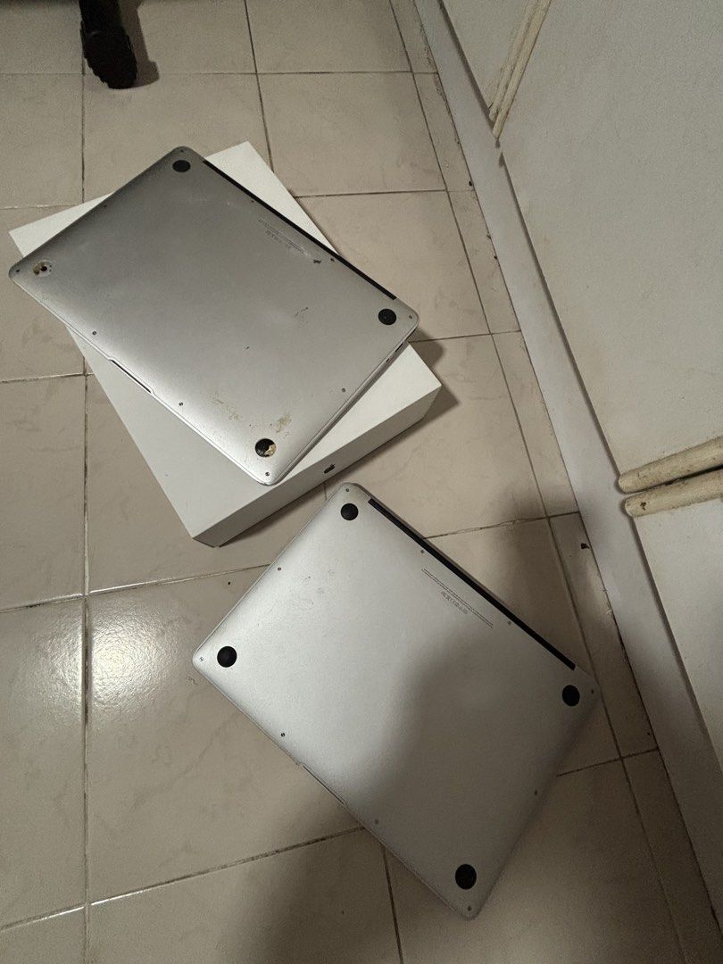 Apple MacBook Air (2 units)493216050363781122