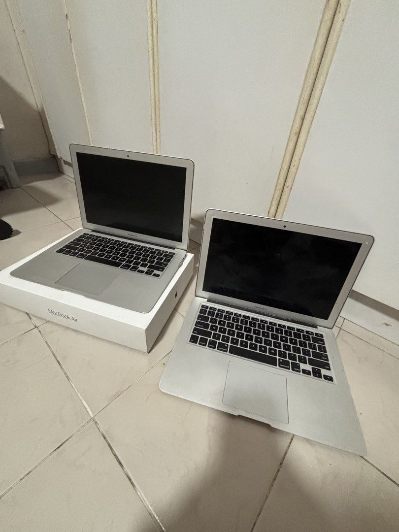 Apple MacBook Air (2 units)