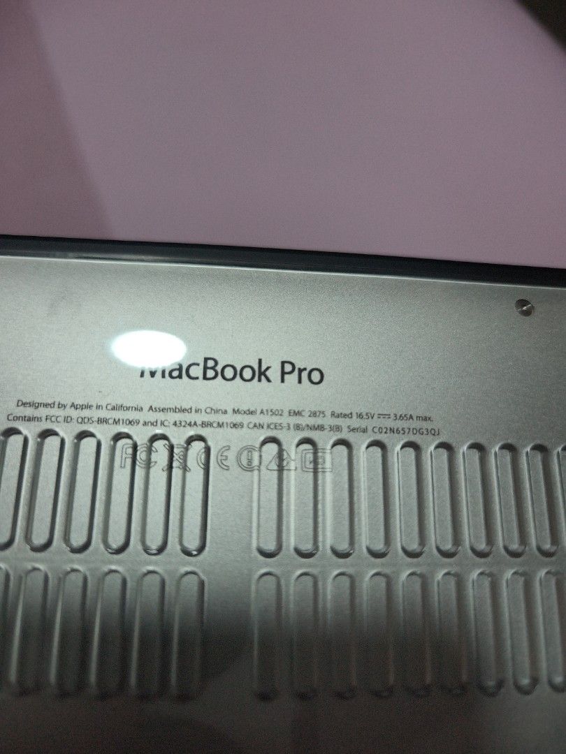 Apple MacBook pro492605700289351681