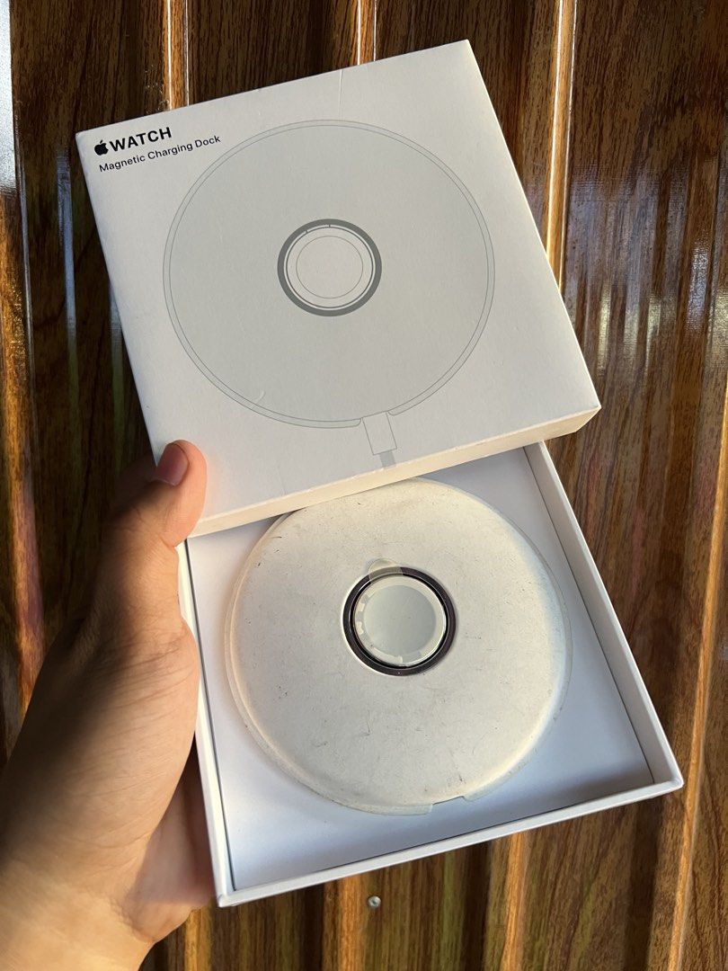 Apple magnetic Charger dock (Category: Chargers & Cables) located in Manila. Submitted by christianramirez160490 (Listing ID 1445992405, Image 3). Description: Apple watch Magnetic Charger dock Orig price 4,890 sale ko na 1500 Nonissue Apple watch charger .
