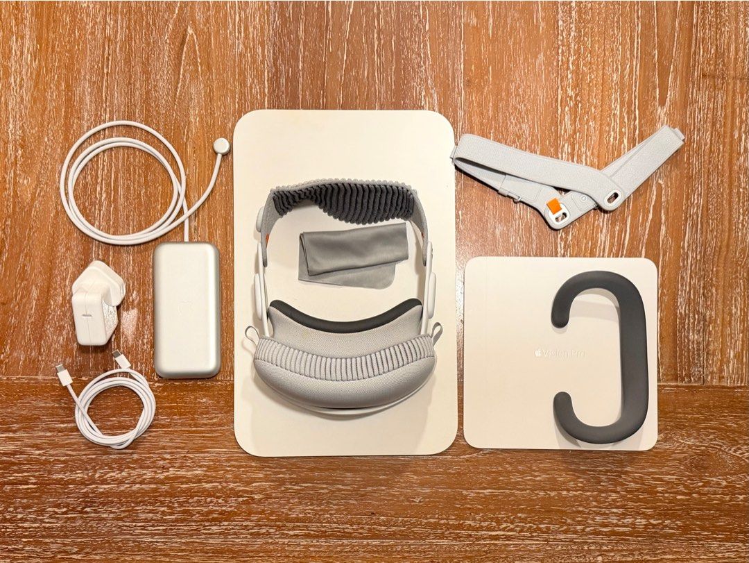 Apple Vision Pro VR Headset with Accessories