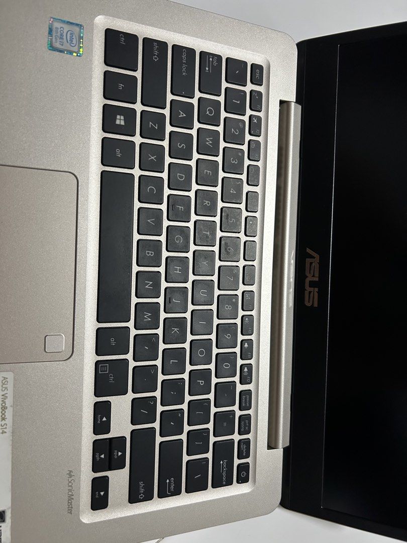 ASUS VivoBook S14 Laptop493087661448898562