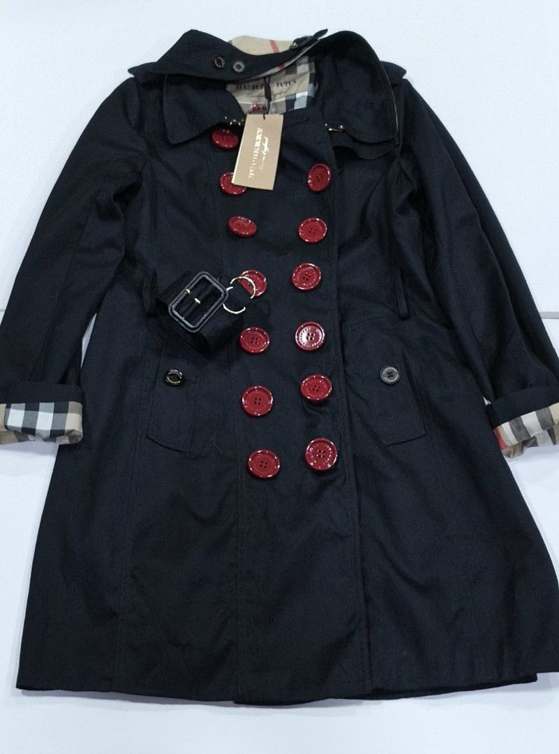 Authentic Burberry Trench Coat With Tag Size S (Category: Coats, Jackets and Outerwear) located in Aguinaldo. Submitted by designerlaneph (Listing ID 1445999795, Image 1). Description: Brandnew Burberry trench coat with tag size small 💯% authentic in excellent condition free shipping onhand.