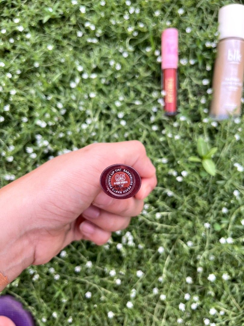 Barenbliss - 05 Good Vibes (Category: Makeup) located in Lingayen. Submitted by kat_declutter (Listing ID 1446128103, Image 2). Description: - Barenbliss Lip Gloss - Shade: 05 Good Vibes (Rosy Brown) - Finish: Glossy - Effect: Plumping - Reason for Selling: Too many lip products.