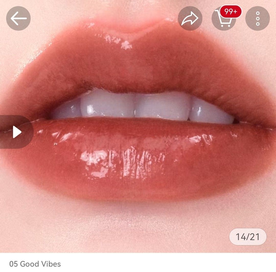 Barenbliss - 05 Good Vibes (Category: Makeup) located in Lingayen. Submitted by kat_declutter (Listing ID 1446128103, Image 3). Description: - Barenbliss Lip Gloss - Shade: 05 Good Vibes (Rosy Brown) - Finish: Glossy - Effect: Plumping - Reason for Selling: Too many lip products.