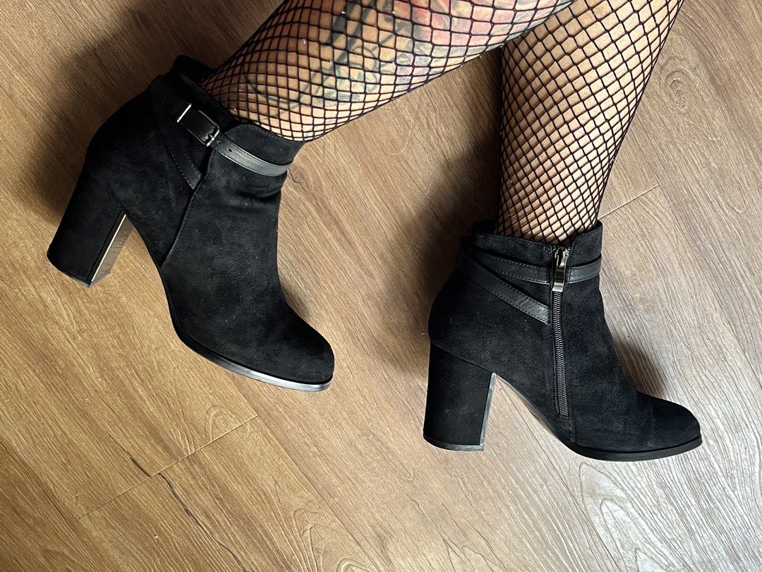 Black Ankle Boots Block Heels (Category: Boots) located in Quezon City. Submitted by pinkvanilla.milkshake (Listing ID 1446043942, Image 3). Description: Unused Size 39 or 40 ata ‘to haha Di ko bet. Impulsive buying haha.