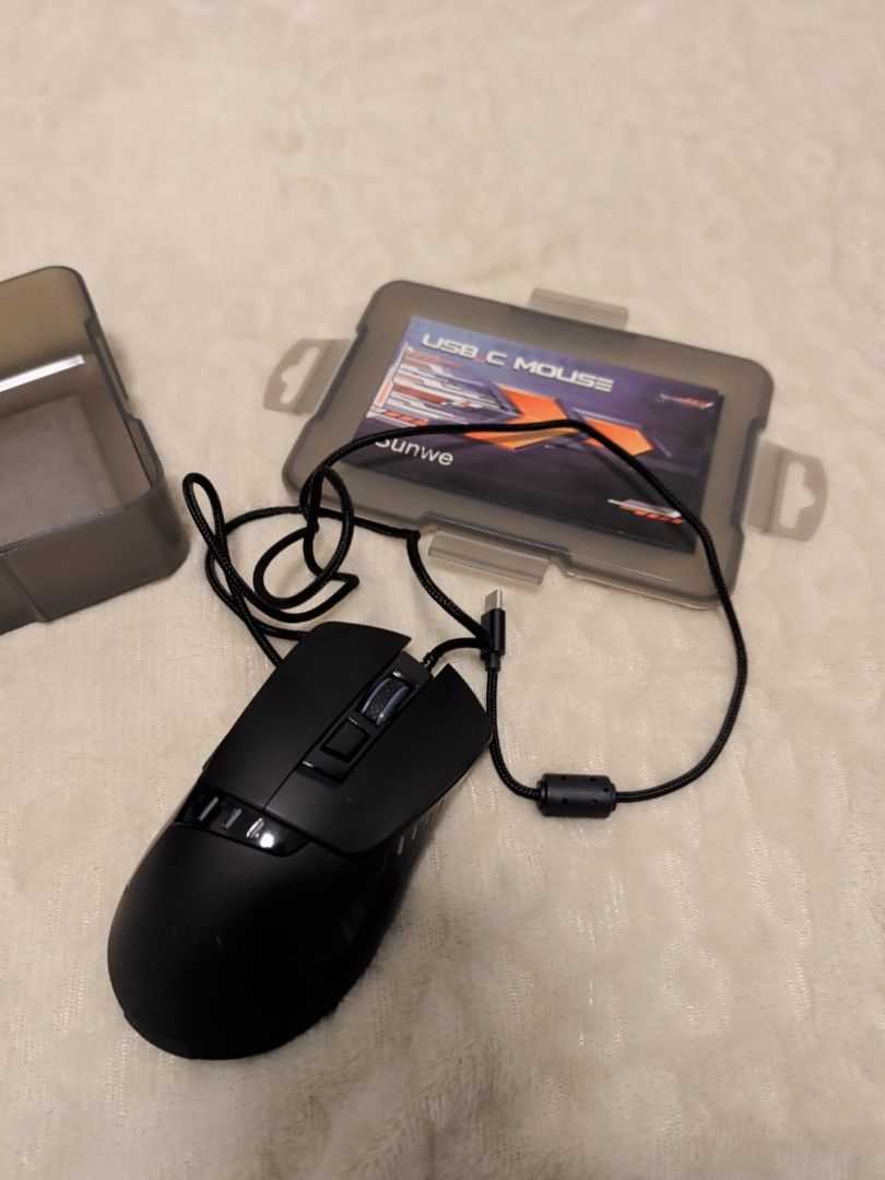 Black USB-C Wired Gaming Mouse with Instructions492720001616465920