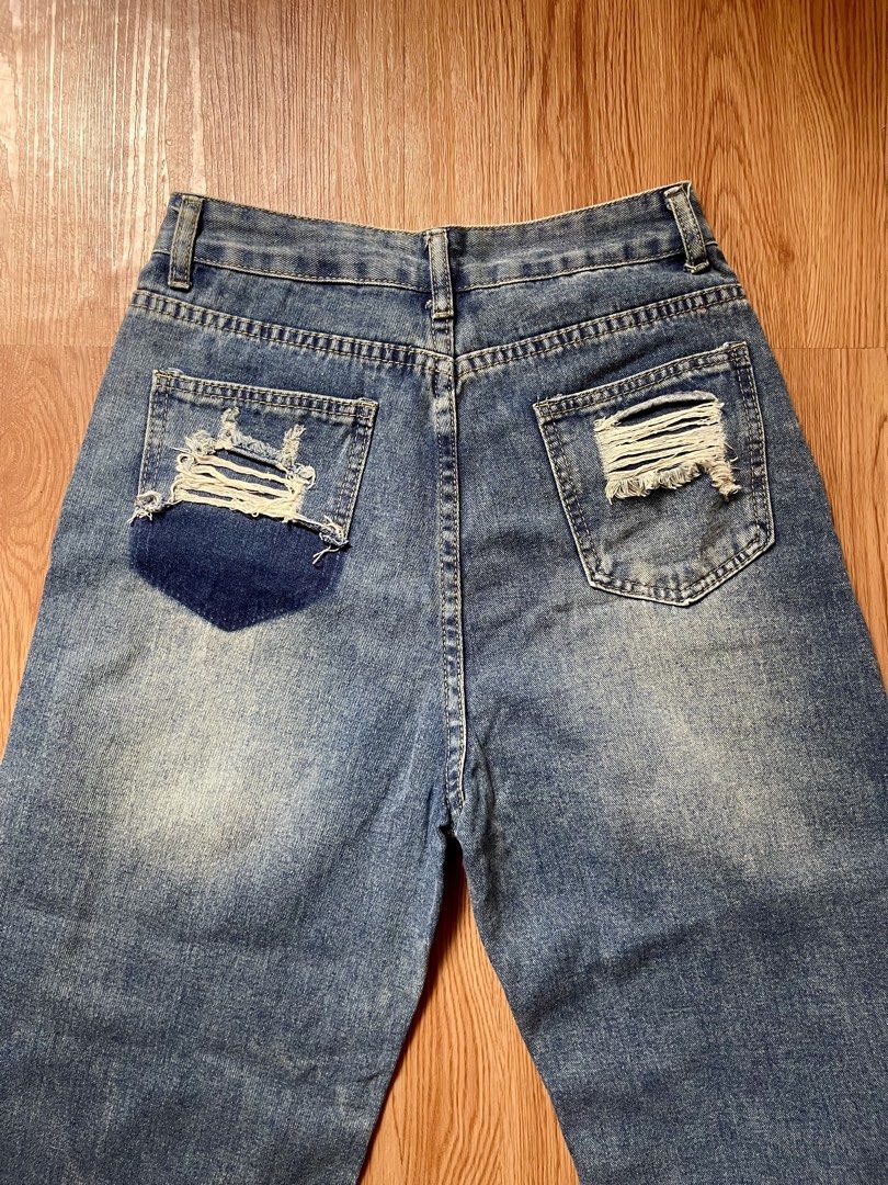 Blue Highwaist Wide Leg Jeans (Category: Jeans) located in Cavite. Submitted by moon_beam_22 (Listing ID 1446038282, Image 2). Description: - Preloved size : 27 length: 40.5” *color may vary due to lighting* Shipping via orange app/j&t .
