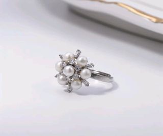 (Category: ) located in . Submitted by chic_runway (Listing ID 1446123494, Image 1). Description: .