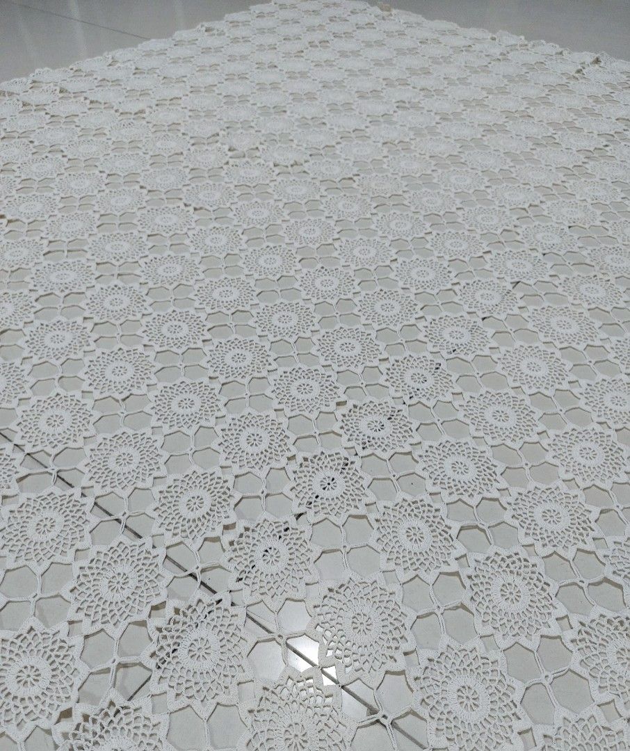BNWT Crochet Table Cloth (Category: Table Linen & Textiles) located in Muntinlupa City. Submitted by sakurambo_des (Listing ID 1446031490, Image 3). Description: Bnwt Crochet Table Cloth by Selkon Interior Japan 100% white cotton Fit : 4-6 seater Size: 120cm X 150cm no damage no stain..