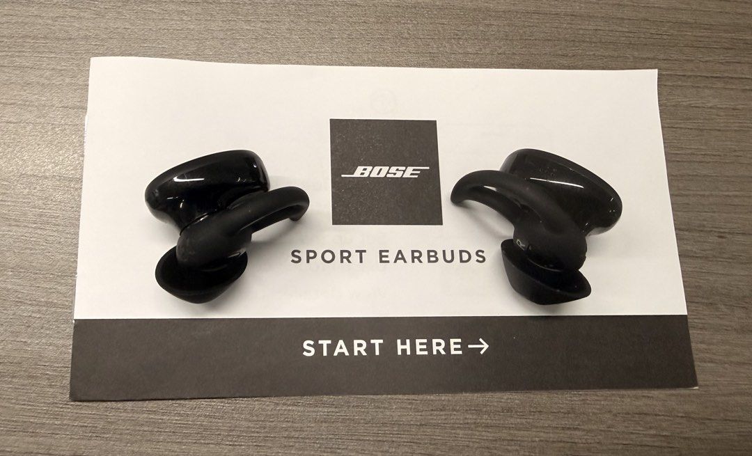 Bose Sport Earbuds (Category: Earphones) located in Pasig City. Submitted by pdychang (Listing ID 1445994140, Image 2). Description: Includes manual, charging cable and 3 pairs of ear tips..