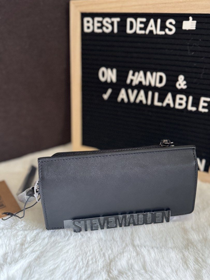 Brand new Wristlet (Category: Clutches) located in Paranaque City. Submitted by markkann (Listing ID 1446145652, Image 2). Description: Brand new Original On hand Lalamove ready.