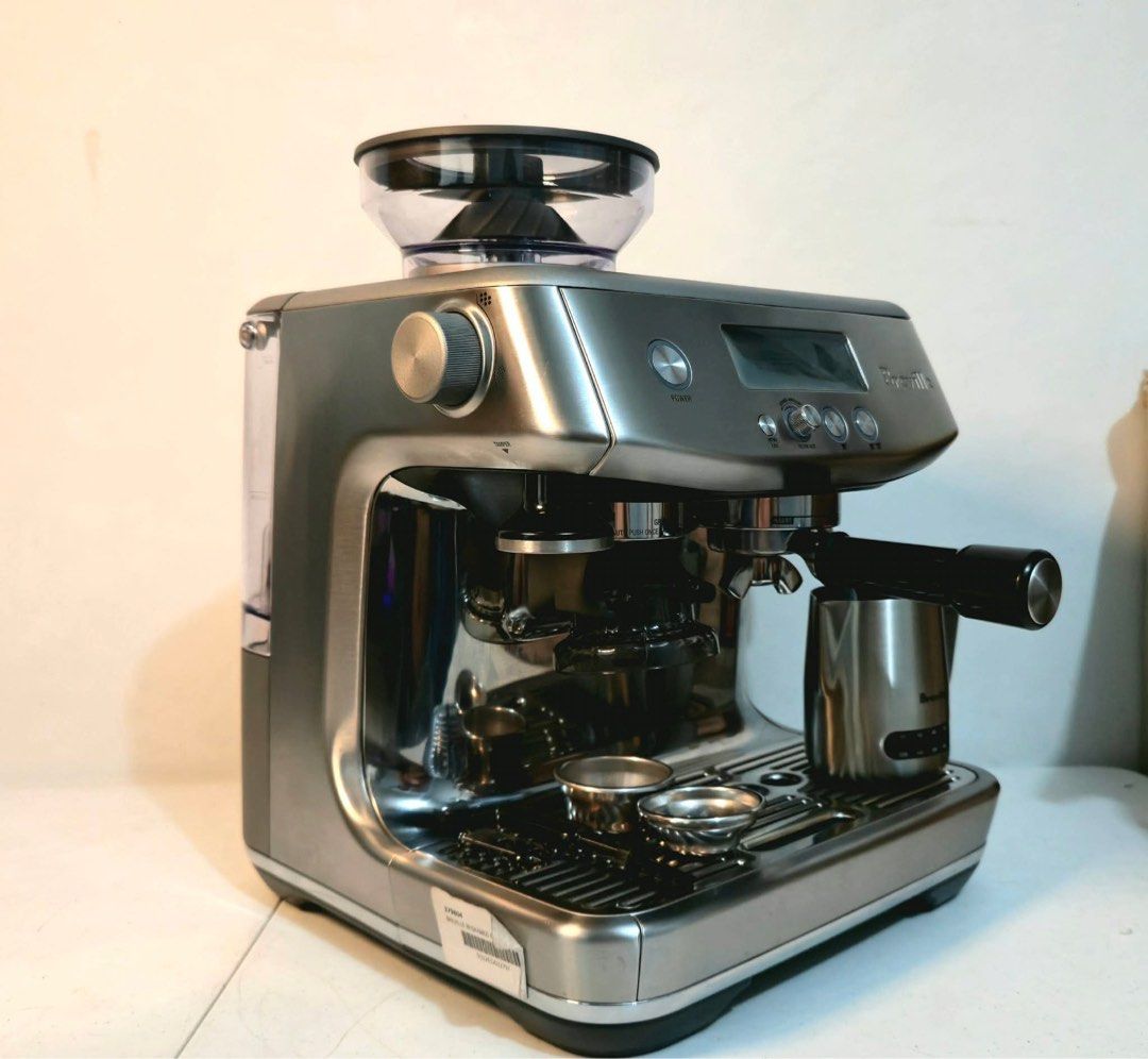 Breville Barista Pro Semi Automatic Espresso Machine (Category: Coffee Machines & Makers) located in Taytay. Submitted by mikz_1303 (Listing ID 1446036684, Image 2). Description: Breville Barista Pro Semi Automatic Espresso Machine Australian mall pull out Used as demo unit Model: BES878BSS Inclusion 2 filter basket Milk jugg Tamper 2 cleaning tool Dozer 220V No issue .