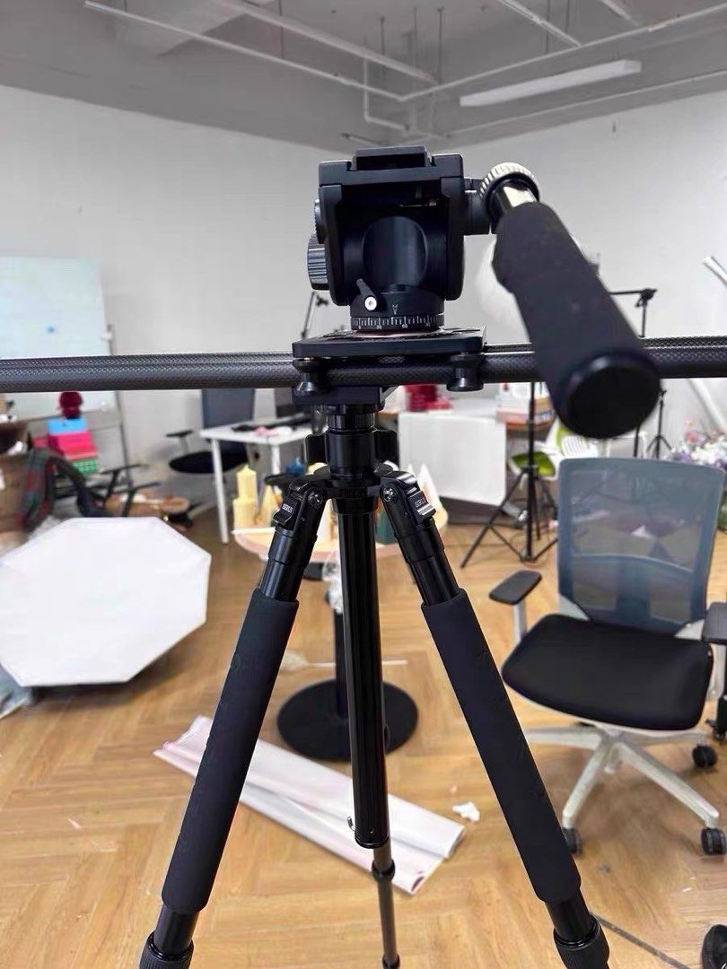 Camera Slider (Category: Other Photography Accessories) located in Singapore. Submitted by septem__ (Listing ID 1381523513, Image 2). Description: Camera slider 1 meter long Black in color .