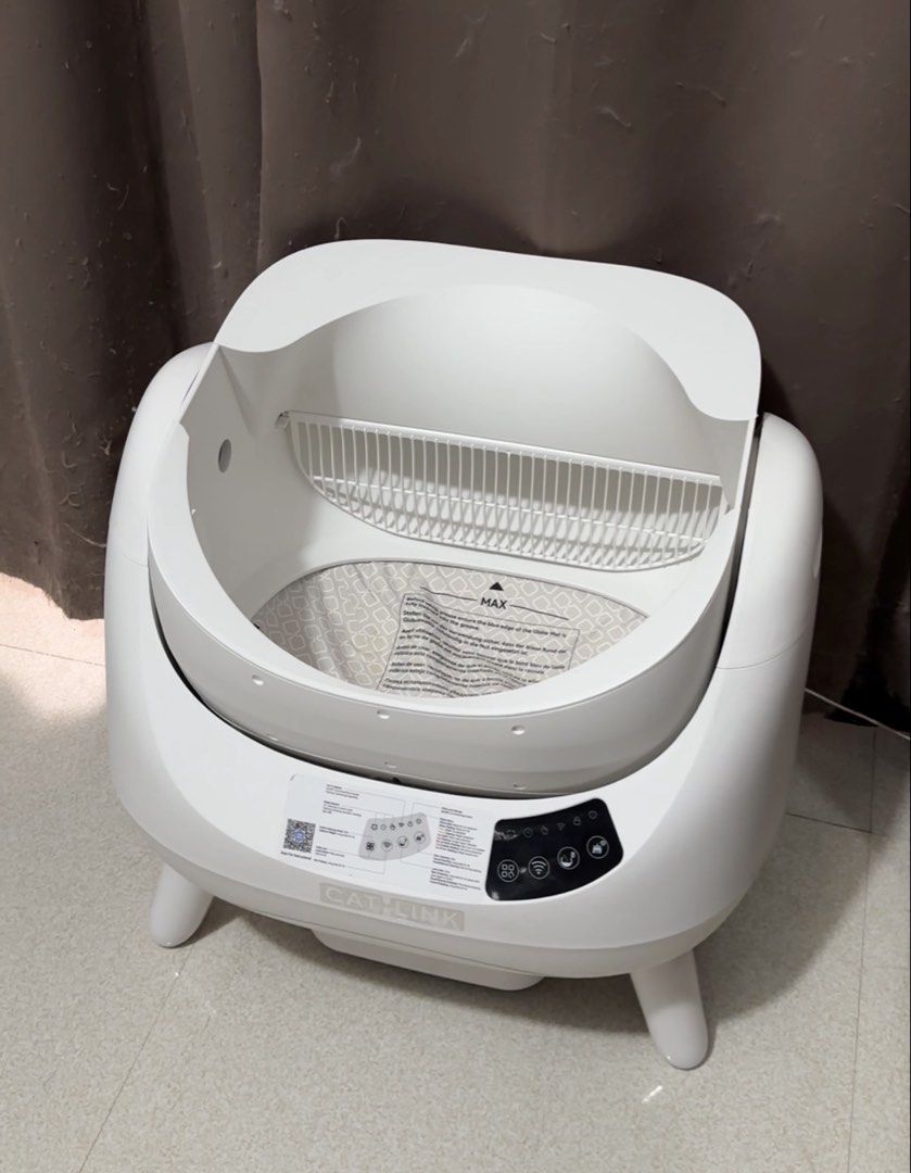 CATLINK OPEN-X Automatic Self Cleaning Litter Box (Category: Homes & Other Pet Accessories) located in Taguig. Submitted by jddeclutter (Listing ID 1446059429, Image 1). Description: Bought Dec 2025 Ready to lalamove, no box anymore Nalinisan na po Loc: Taguig.