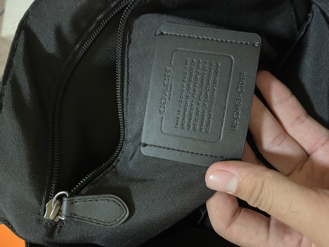 COACH AUTHENTIC BAGPACK (Category: Luxury Bags & Wallets) located in Manila. Submitted by bibiiii131998 (Listing ID 1446067578, Image 3). Description: Excellent 85k nabili sa america.