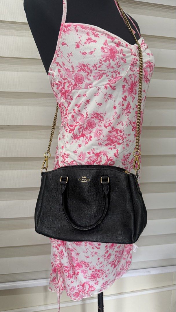 Coach mini sage caryall bag (Category: Luxury Bags & Wallets) located in Quezon City. Submitted by yannabee (Listing ID 1446020665, Image 3). Description: Good used condition Authentic Replaced sling Leather type.