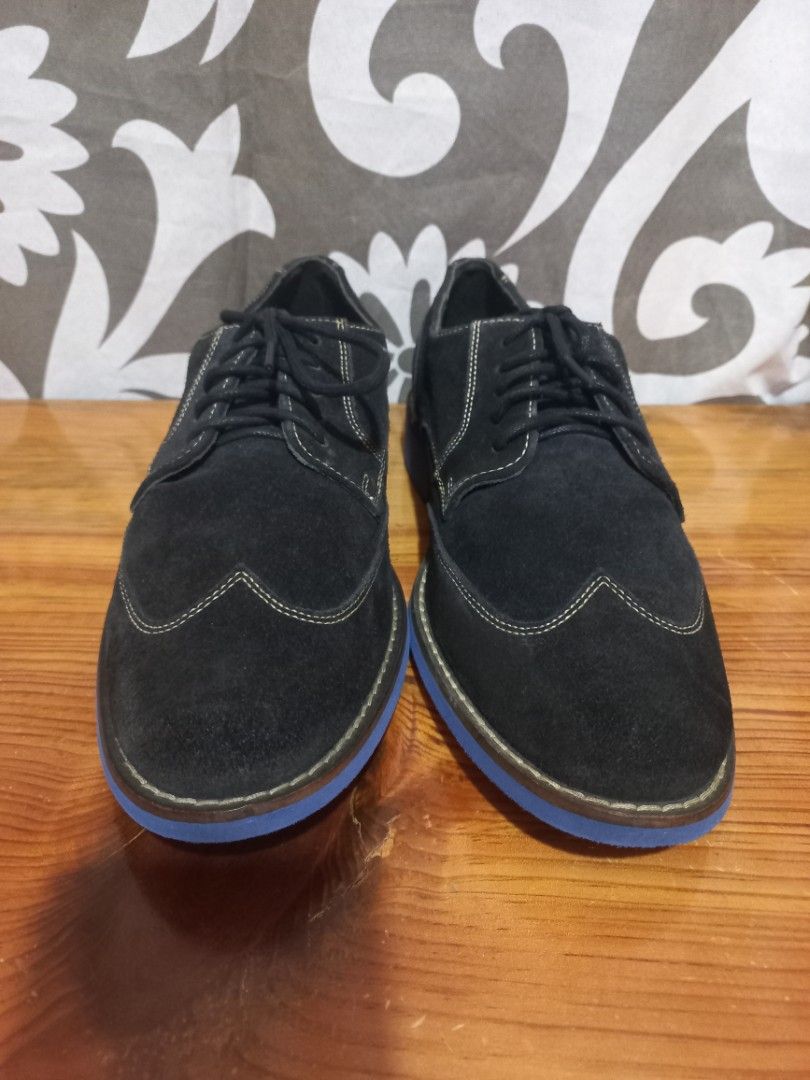 Cole Haan Suede Wingtip Oxfords Blue Sole (Category: Dress Shoes) located in Baguio. Submitted by highticket75 (Listing ID 1446013507, Image 2). Description: - Cole Haan black suede wingtip oxfords - Contrasting bright blue sole - Stitching detail throughout - Lace-up closure - Perfect for smart casual outfits.
