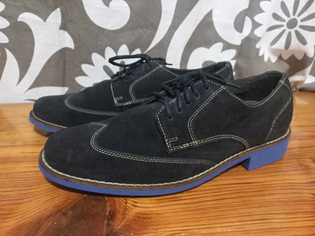Cole Haan Suede Wingtip Oxfords Blue Sole (Category: Dress Shoes) located in Baguio. Submitted by highticket75 (Listing ID 1446013507, Image 1). Description: - Cole Haan black suede wingtip oxfords - Contrasting bright blue sole - Stitching detail throughout - Lace-up closure - Perfect for smart casual outfits.