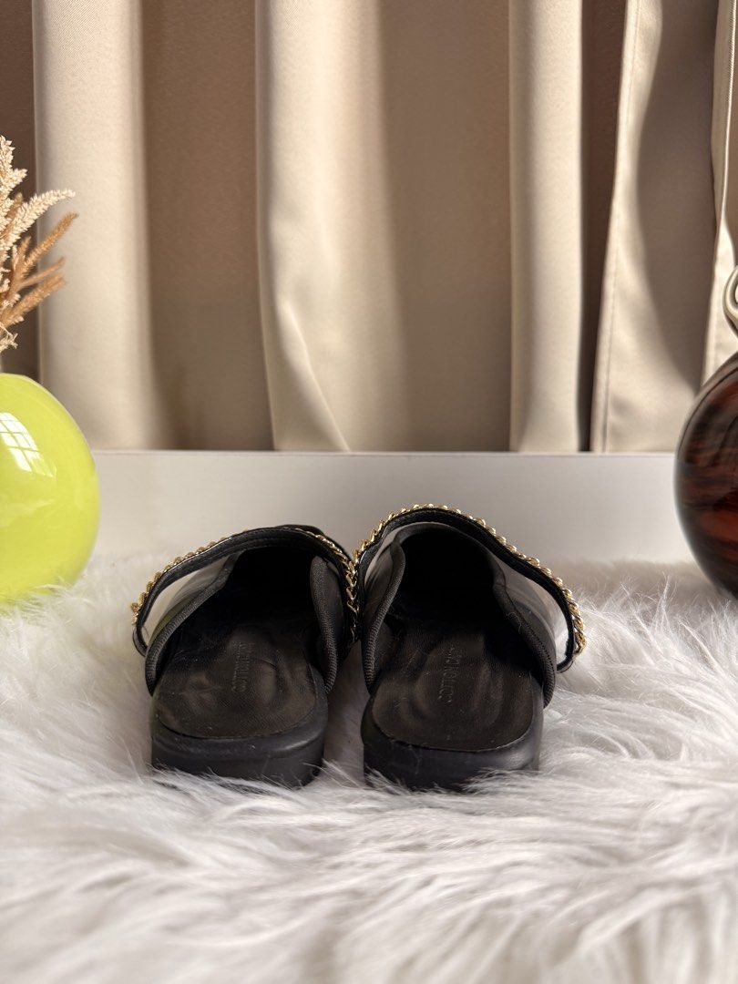 Cotton Candy Chain Strap Mule (Category: Flats & Sandals) located in Pasig City. Submitted by snoca (Listing ID 1446011037, Image 3). Description: Size 6.