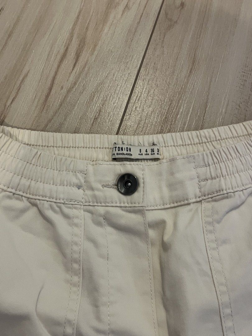 Cotton On Cargo Pants (Category: Other Bottoms) located in Taguig. Submitted by rycarts (Listing ID 1446025620, Image 2). Description: Description: Used thrice and stocked in my closet. A but dirty but can be washed. Size: S (W 24-25) General Note: * item is second hand so please manage your expectations * no asking for when worns (ww) pictures will be posted if there is * selling my clothes for low prices bc i need to declutter before school sta