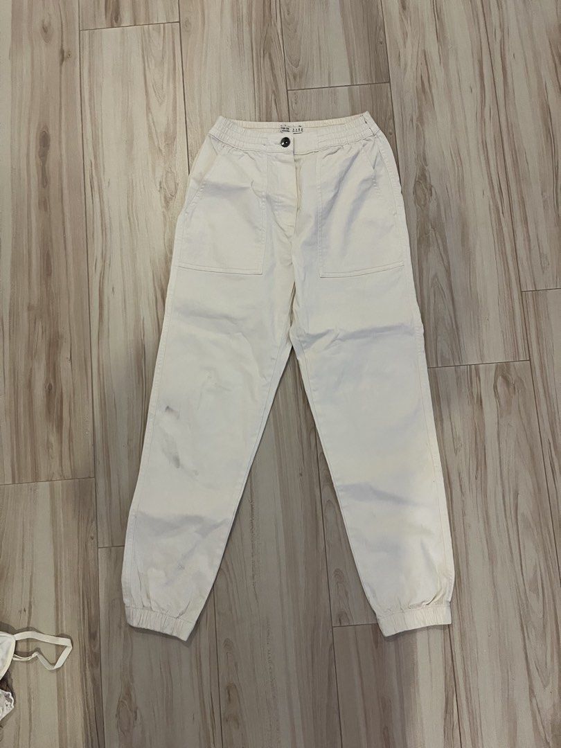 Cotton On Cargo Pants (Category: Other Bottoms) located in Taguig. Submitted by rycarts (Listing ID 1446025620, Image 1). Description: Description: Used thrice and stocked in my closet. A but dirty but can be washed. Size: S (W 24-25) General Note: * item is second hand so please manage your expectations * no asking for when worns (ww) pictures will be posted if there is * selling my clothes for low prices bc i need to declutter before school sta