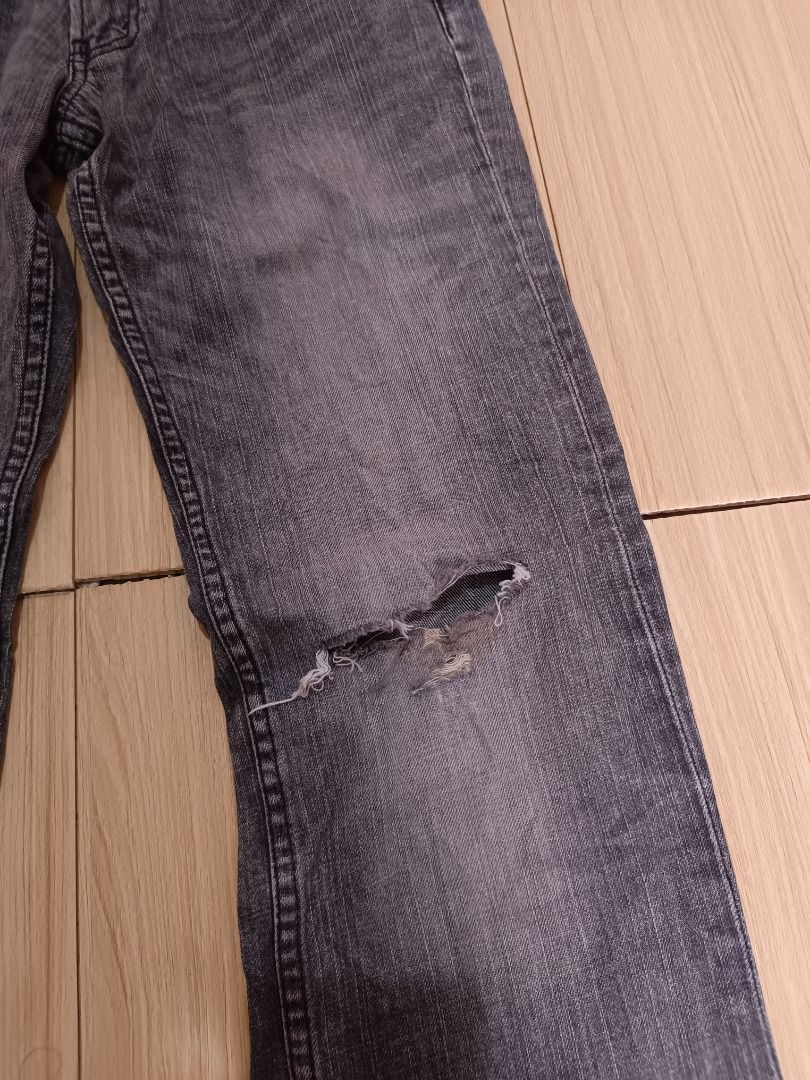 Crackwash bobson pants (Category: Jeans) located in Davao. Submitted by plan-b (Listing ID 1446005491, Image 2). Description: Size - 31 Length- 42 Stain/ripped.