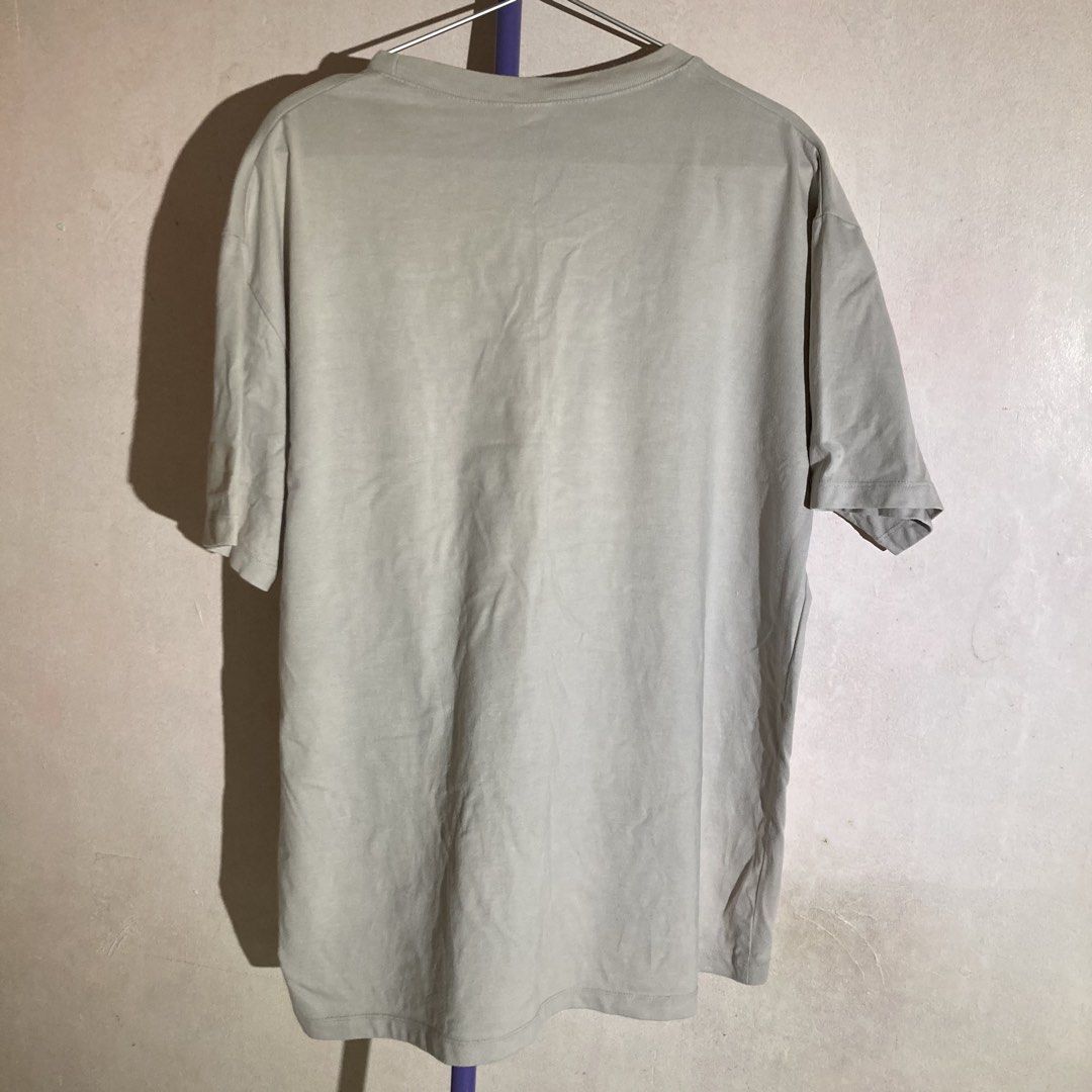 Crew neck t shirts 7 pcs left 100% cotton 1 pc polyester (Category: Tshirts & Polo Shirts ) located in Taguig. Submitted by grindrr (Listing ID 1446069370, Image 1). Description: Light gray - 3xl, xl, xxl, xxl, 3xl White - 3xl White UGLY TORN shirt WITH HOLES - no idea 7 pieces total All second hand RFS: switching to 100% linen clothes Issue: Deodorant stains.
