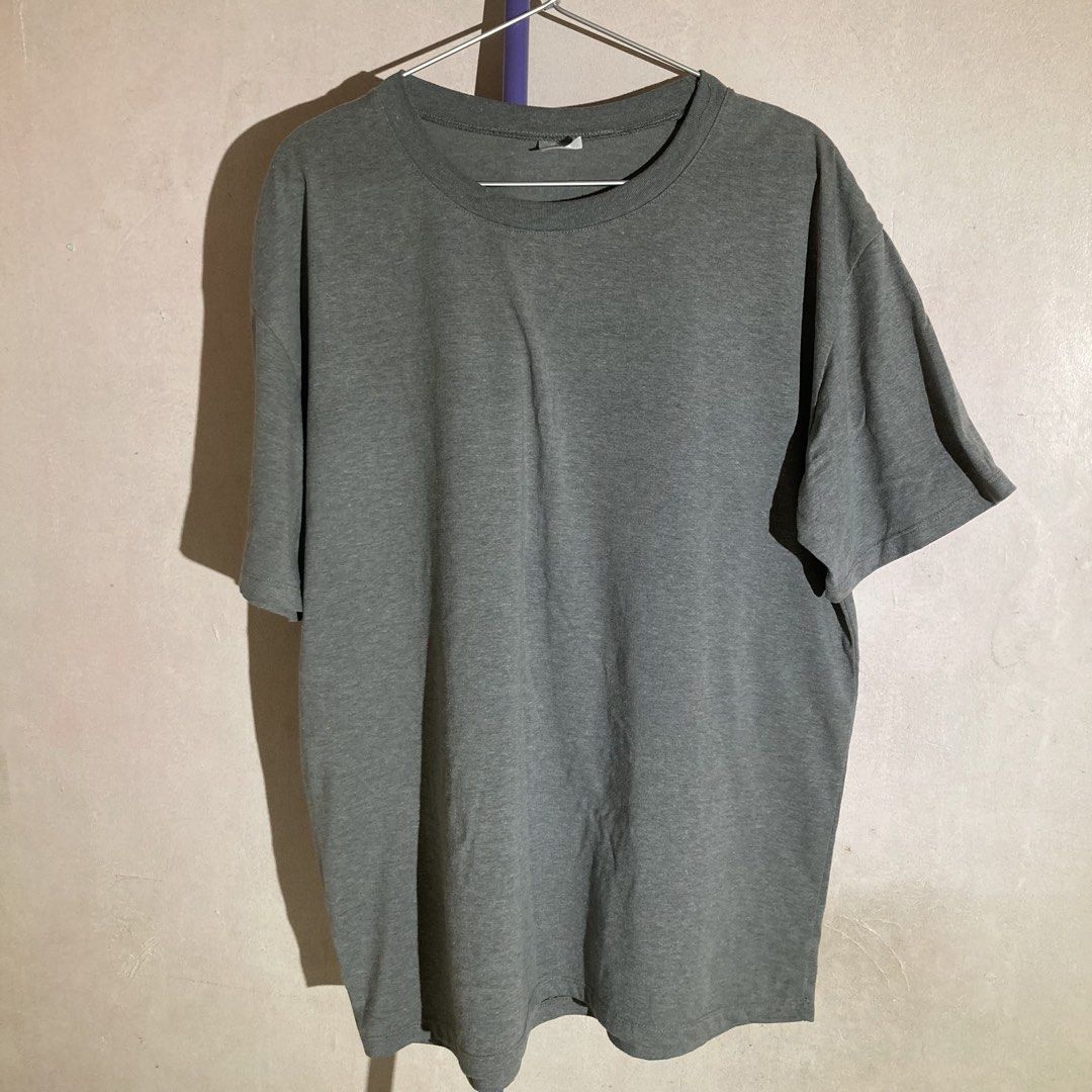 Crew neck t shirts 7 pcs left 100% cotton 1 pc polyester (Category: Tshirts & Polo Shirts ) located in Taguig. Submitted by grindrr (Listing ID 1446069370, Image 3). Description: Light gray - 3xl, xl, xxl, xxl, 3xl White - 3xl White UGLY TORN shirt WITH HOLES - no idea 7 pieces total All second hand RFS: switching to 100% linen clothes Issue: Deodorant stains.