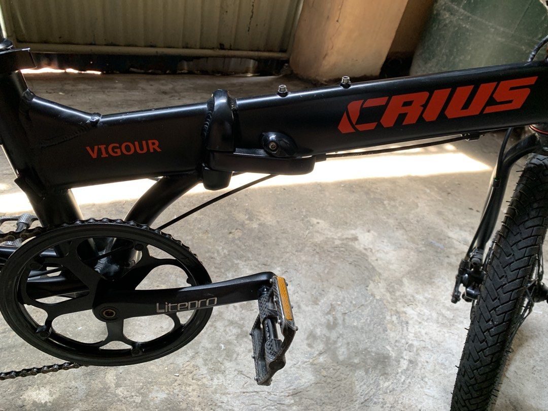 CRIUS Folding Bike (Category: Bicycles) located in Manila. Submitted by _ishaaa (Listing ID 1446108711, Image 3). Description: Well-maintained Folding bike - madaling i-store at dalhin 20-inch wheels Disc brakes (front and rear) Multi-speed drivetrain Lightweight at matibay na frame Ready to ride, no issue Perfect pang-commute, pang-exercise, o weekend rides. Smooth gamitin at tipid sa maintenance. .