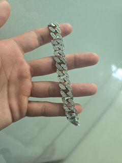 (Category: ) located in . Submitted by lalalalala34213 (Listing ID 1446034799, Image 1). Description: .