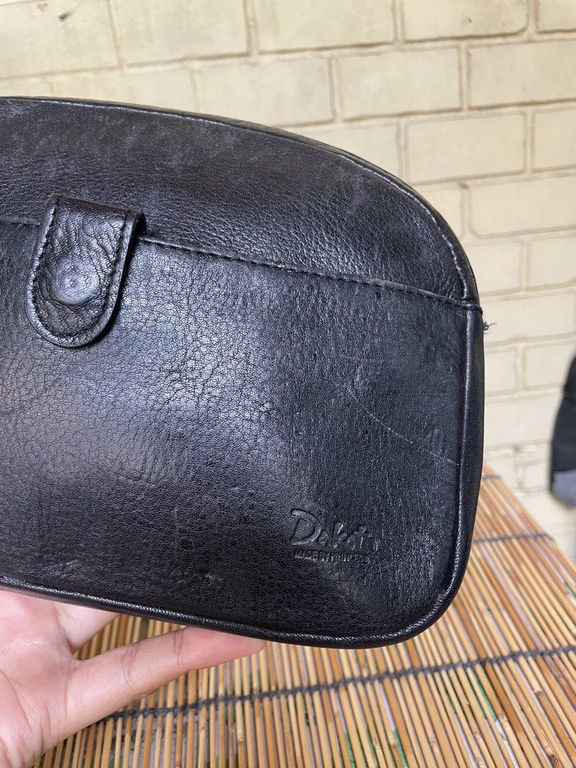 Dakota Clutch Bag/ Wristlet (Category: Clutches) located in San Fernando. Submitted by jpsirice (Listing ID 1446008728, Image 2). Description: From Japan Surplus Genuine leather. 🫶.