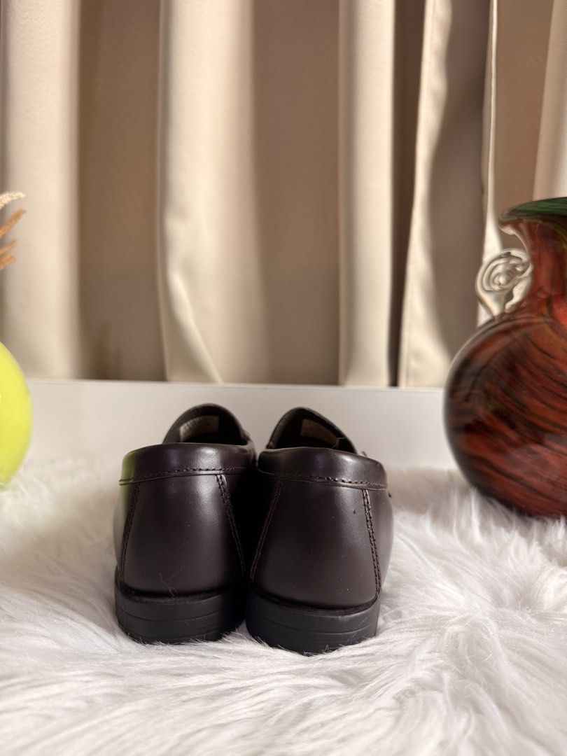 Eastland Loafer Shoes (Category: Loafers) located in Pasig City. Submitted by snoca (Listing ID 1446009124, Image 3). Description: Size 6 Bought for 4k brand new and hardly used.