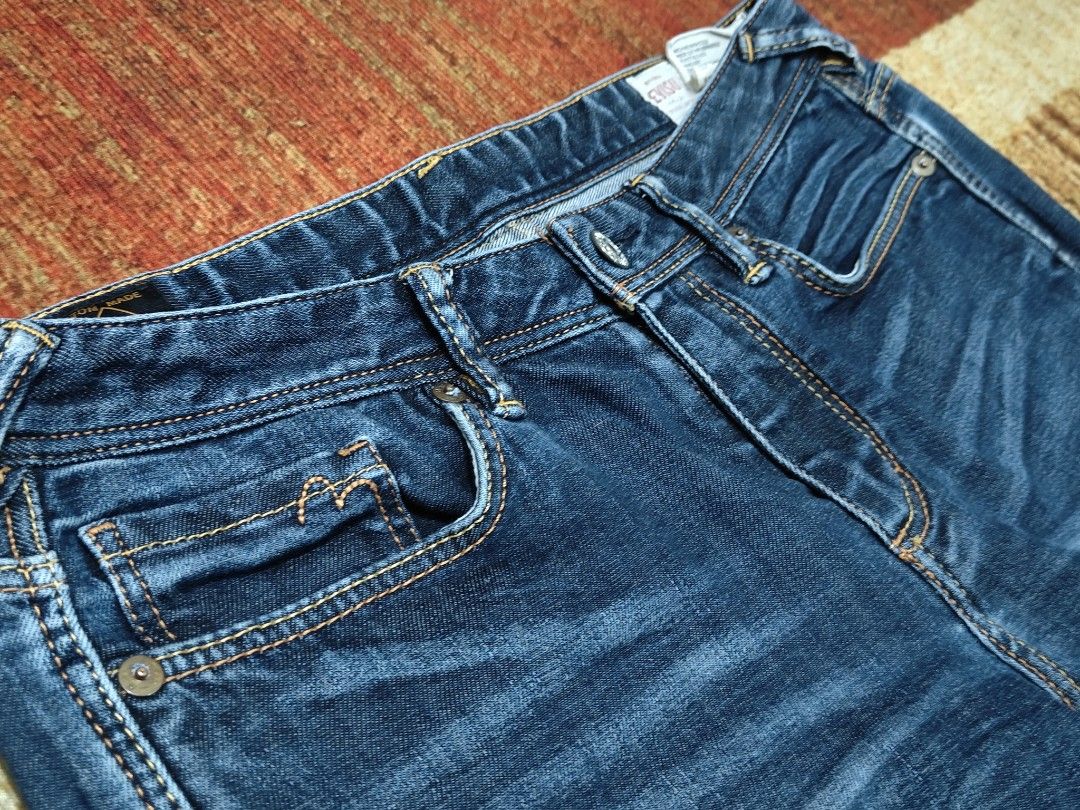 Evisu womens jeans osaka japan (Category: Jeans) located in Bulacan. Submitted by tipidayos (Listing ID 1446101765, Image 3). Description: Evisu womens jeans osaka japan Waistline 28-30 Length 37 Still in very good condition,.selling it for only 1k. Malolos meetup or shipping.