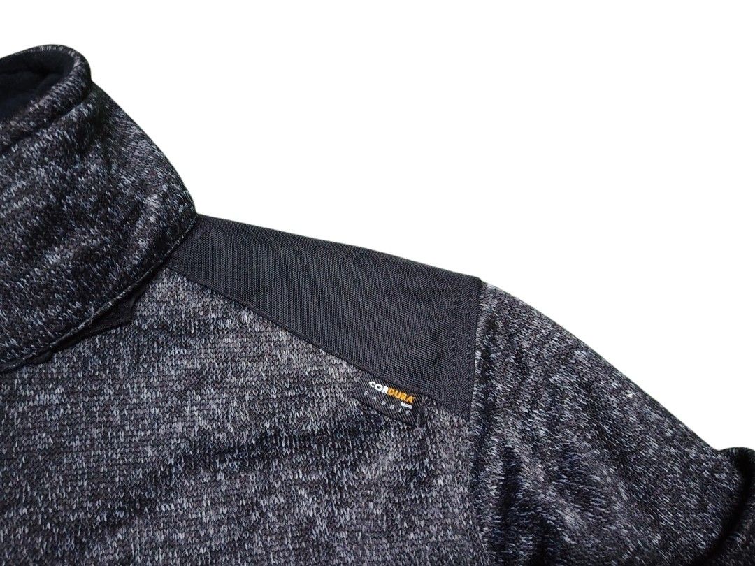 Fieldcore jacket (Category: Coats, Jackets and Outerwear) located in Kulim. Submitted by thetord (Listing ID 1446119231, Image 3). Description: -Field core jacket -cordura fabric -for motorcycle or outdoor -5 pocket in jacket -have cover head (hoodie) -saiz tag LL -Pit to pit:22 inch -Lenght:27 inch -Shoulder:18 inch -Sleeve:26 inch -Material:refer wash tag -Condition:90% PLEASE READ MEASURE BEFORE BUY.THANK YOU😎.