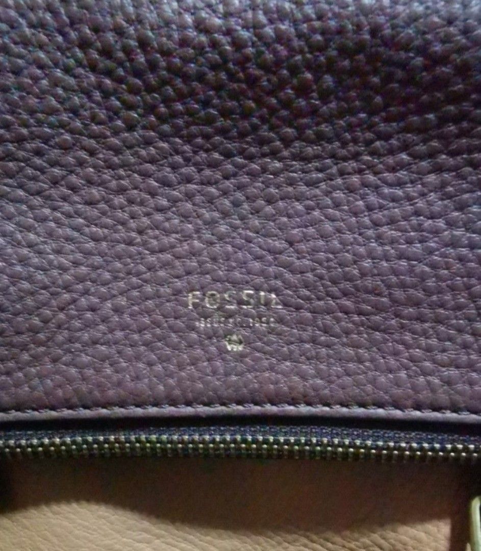 Fossil Leather Bag (Category: Luxury Bags & Wallets) located in Angeles City. Submitted by jcshomefinds (Listing ID 1446074416, Image 3). Description: FOSSIL MESSENGER BAG Original/Authentic On hand Two-toned Soft Pebble leather Brass hardware Tan & choco brown in color With leather strap Seldom used Bought from Italy @ €200 Payment thru BPI online transfer & GCASH.